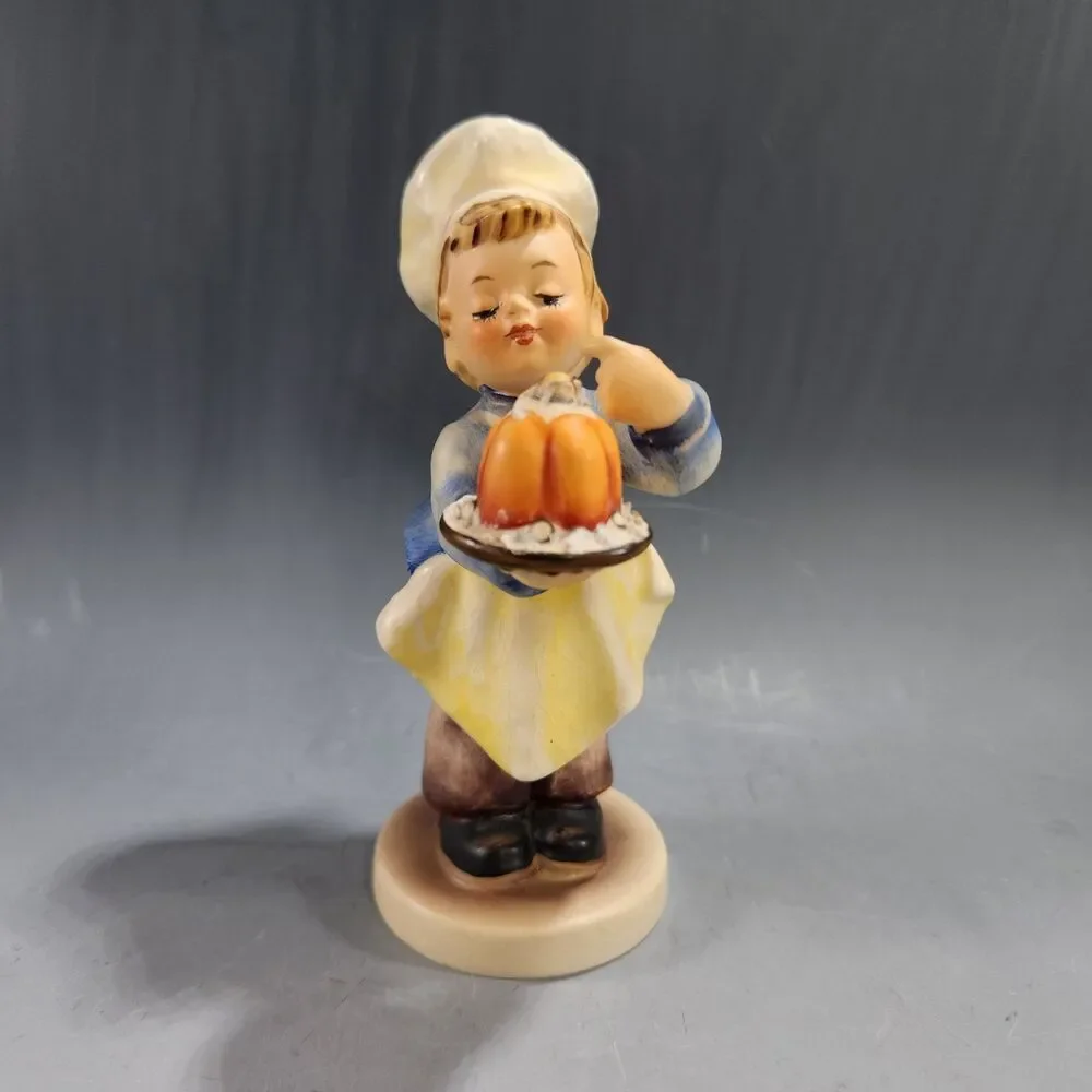 Set 3 Hummel Figurines #128 The Baker #95 Brother #109 Happy Traveler Goebel